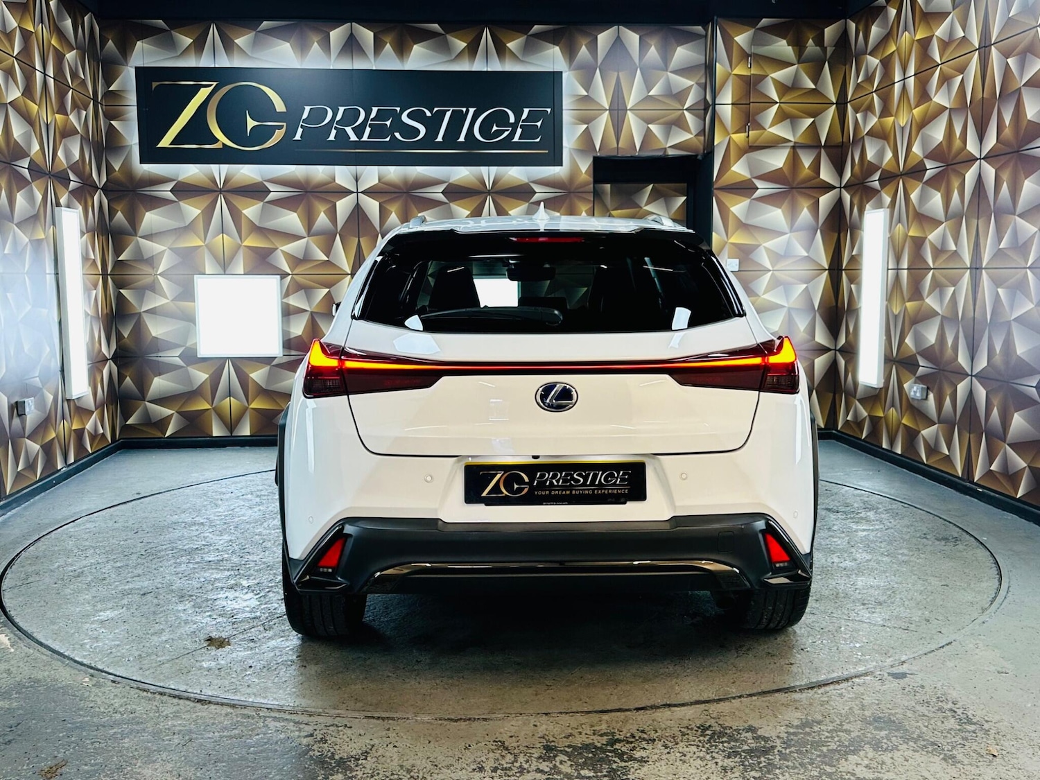 Used Lexus UX 2019 for sale - 76597456: Photo 5