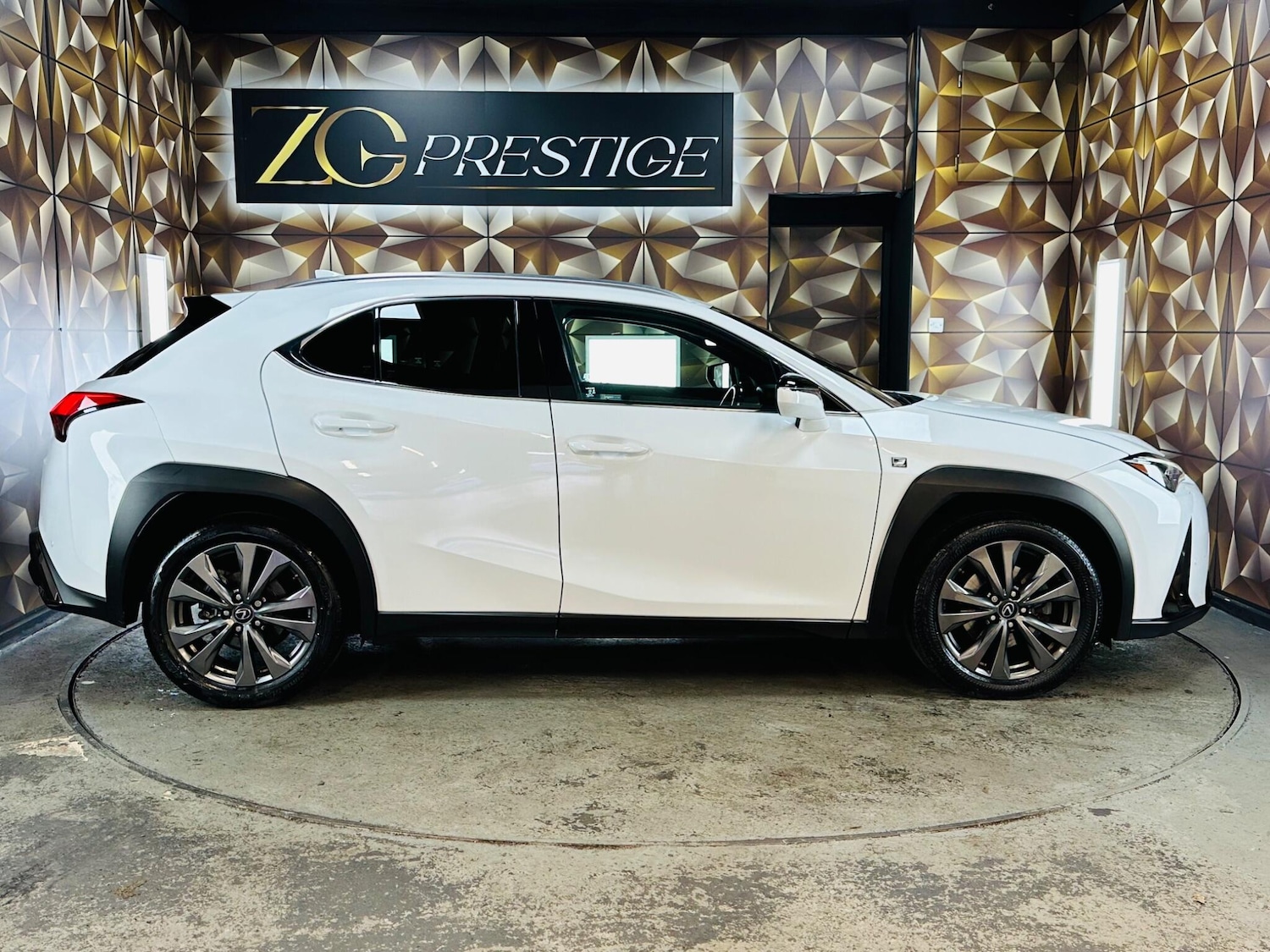 Used Lexus UX 2019 for sale - 76597456: Photo 9
