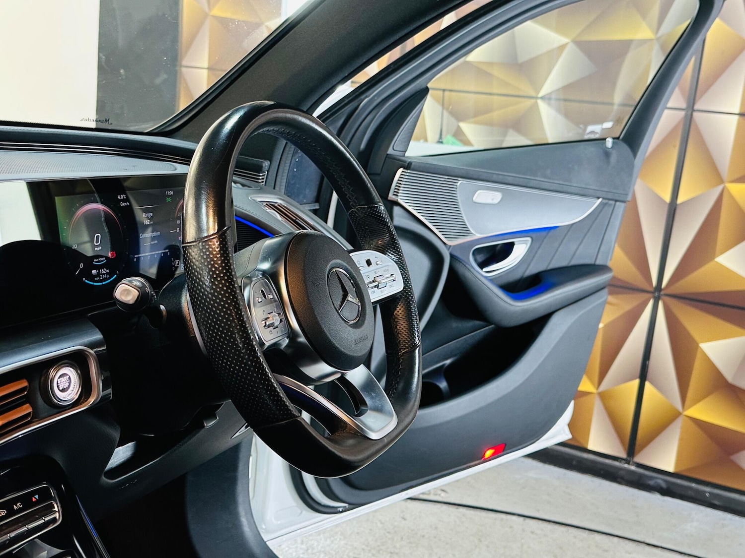 Used Mercedes-Benz EQC 2022 for sale - 76715089: Photo 22