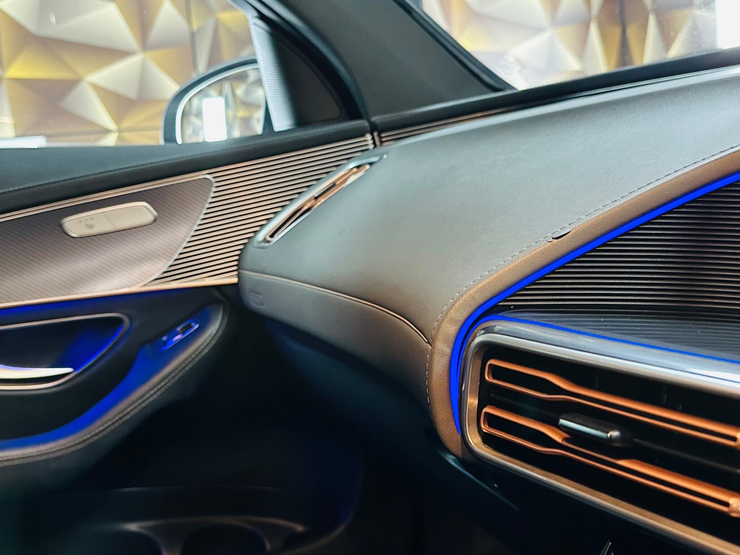 Used Mercedes-Benz EQC 2022 for sale - 76715089: Photo 60