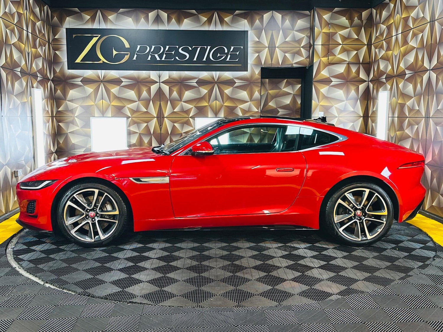 Used Jaguar F-Type 2021 for sale - 77084395: Photo 11