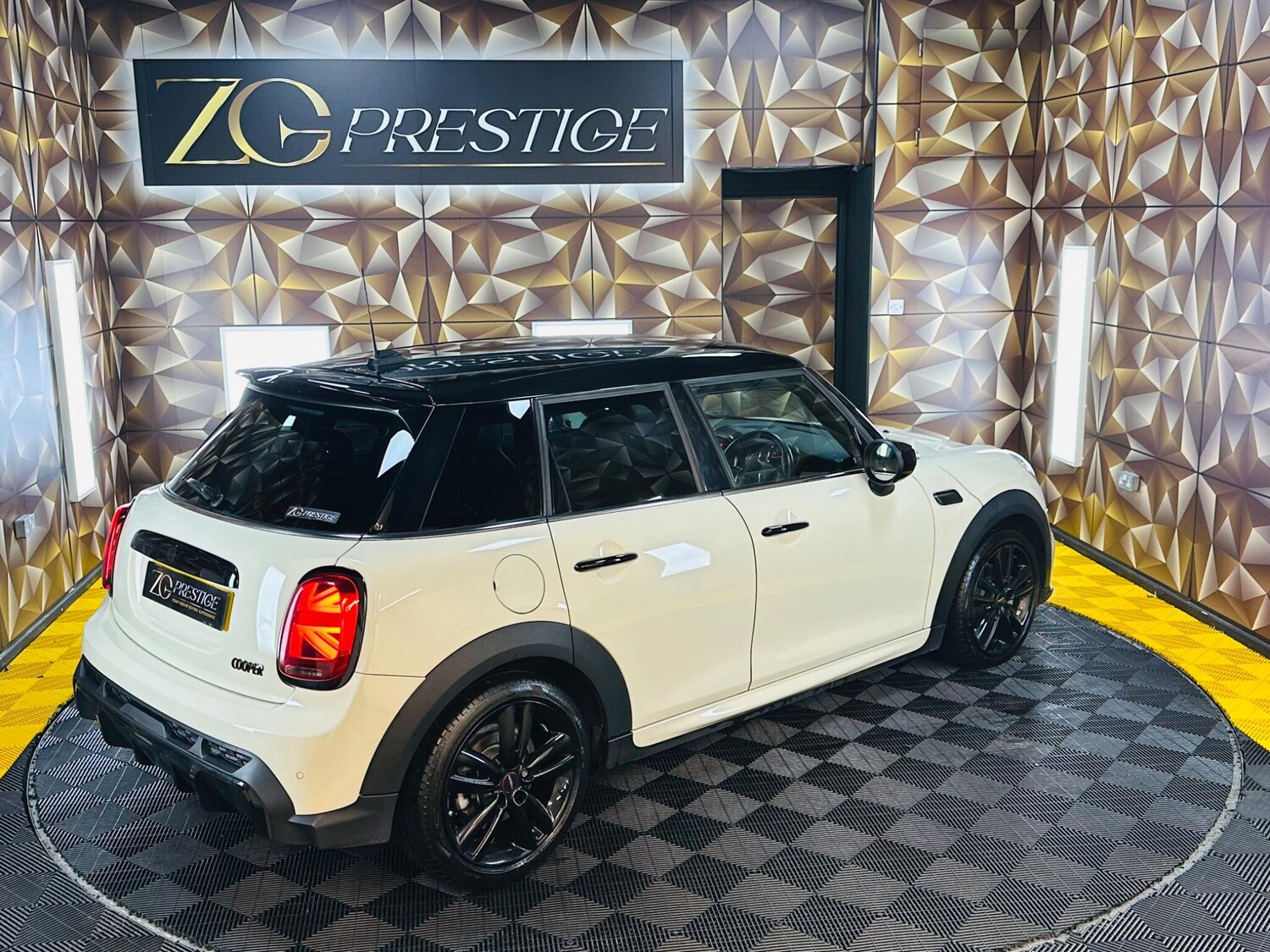 Used MINI Hatch 2022 for sale - 77119789: Photo 43