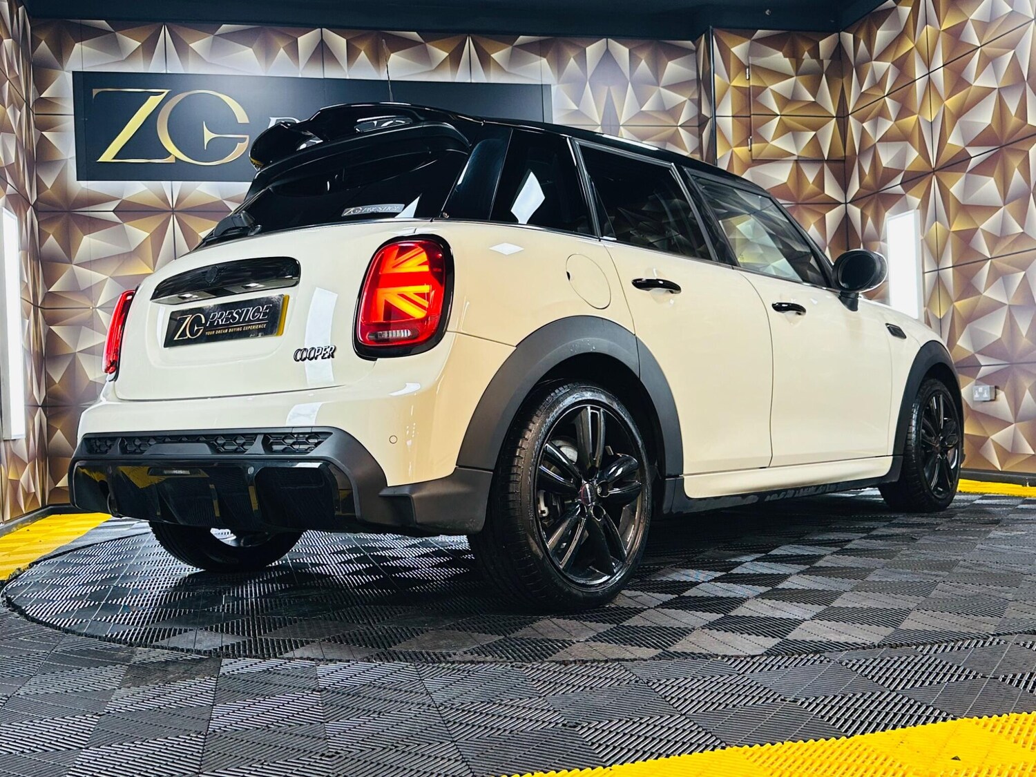 Used MINI Hatch 2022 for sale - 77119789: Photo 45