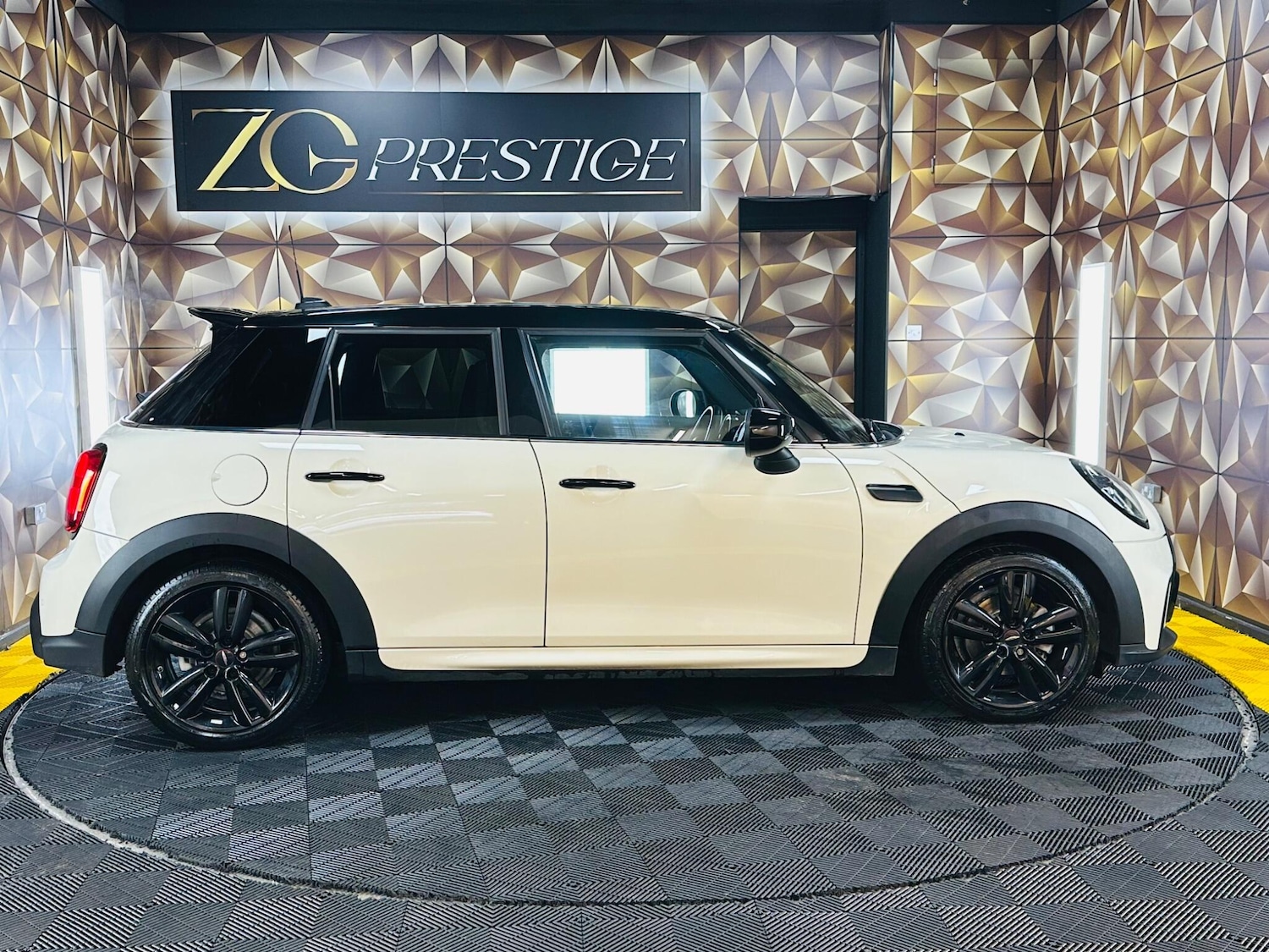 Used MINI Hatch 2022 for sale - 77119789: Photo 9