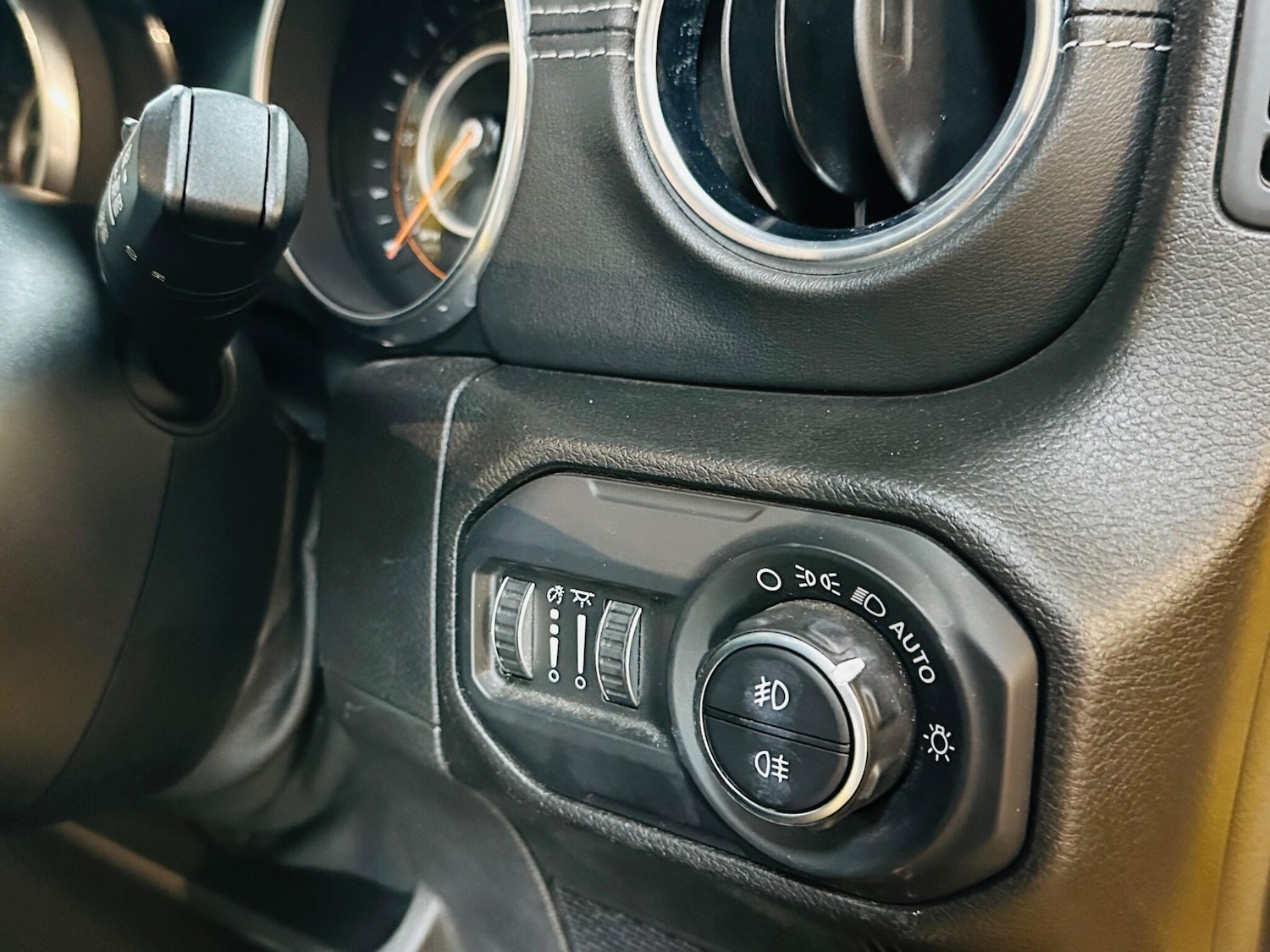 Used Jeep Wrangler 2020 for sale - 76994258: Photo 59