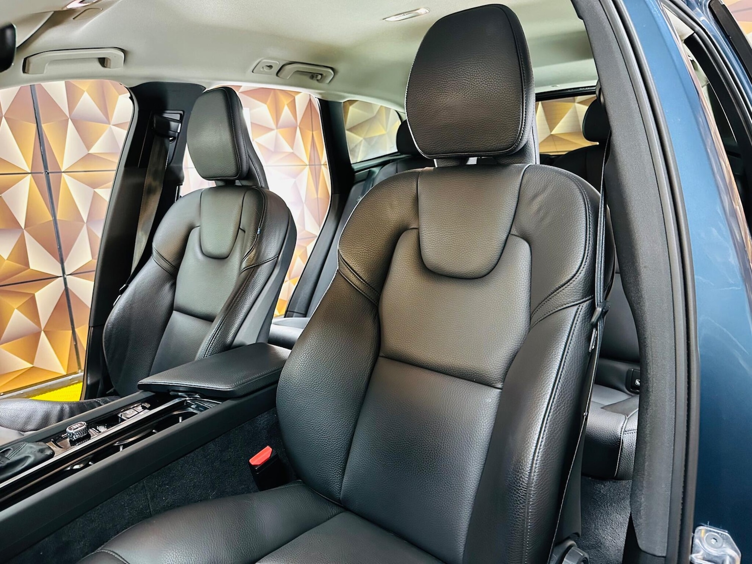 Used Volvo XC60 2019 for sale - 77598151: Photo 10