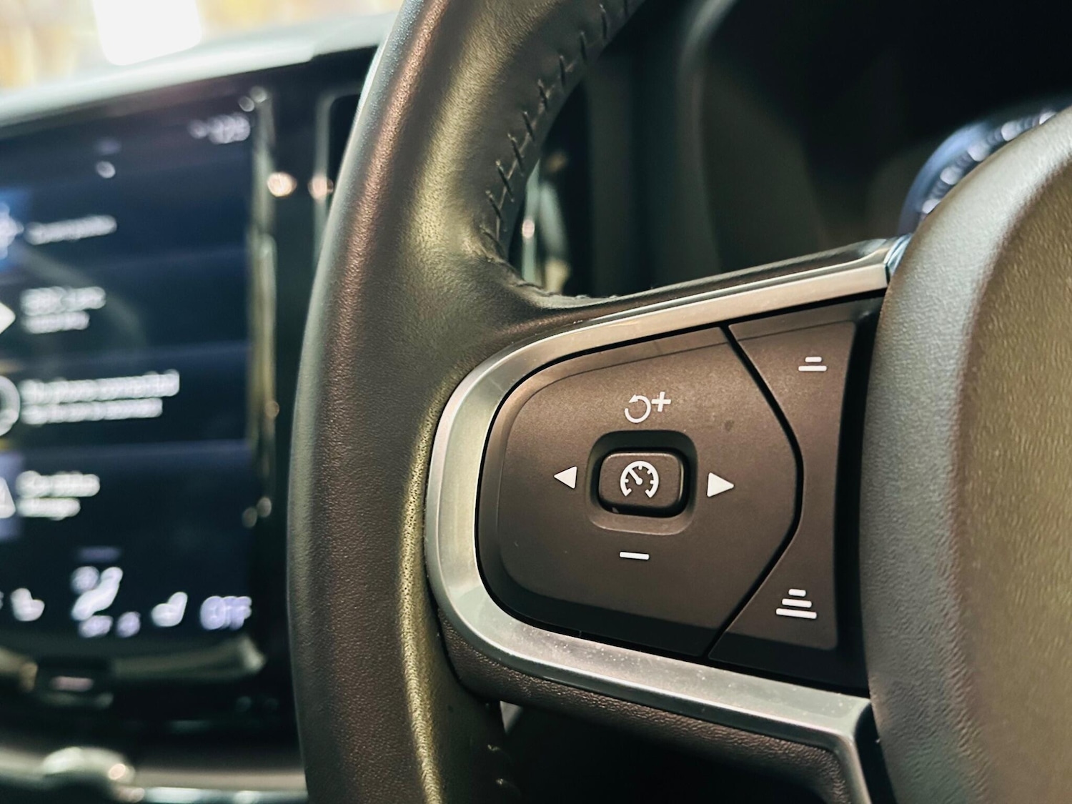 Used Volvo XC60 2019 for sale - 77598151: Photo 44