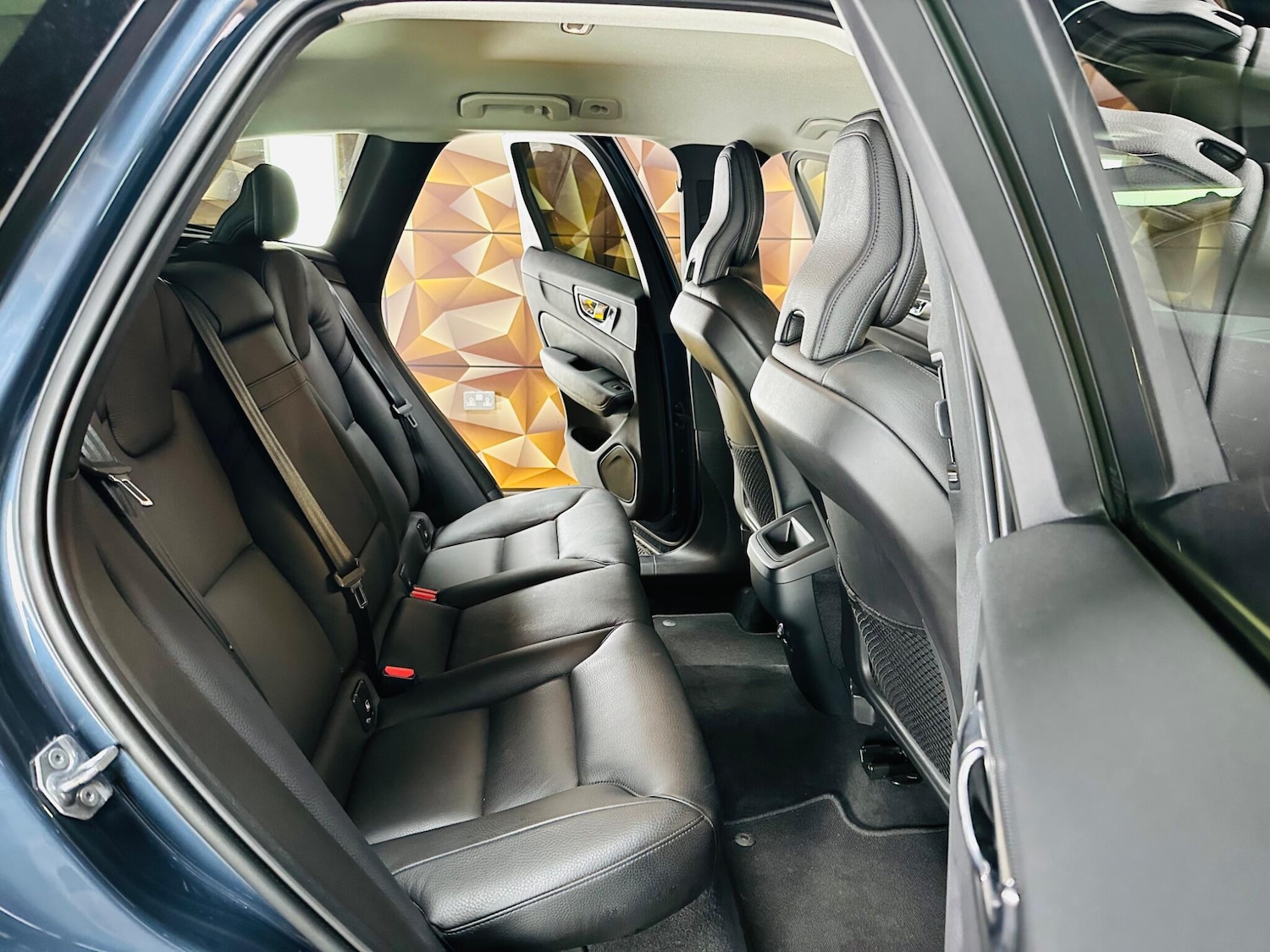 Used Volvo XC60 2019 for sale - 77598151: Photo 50