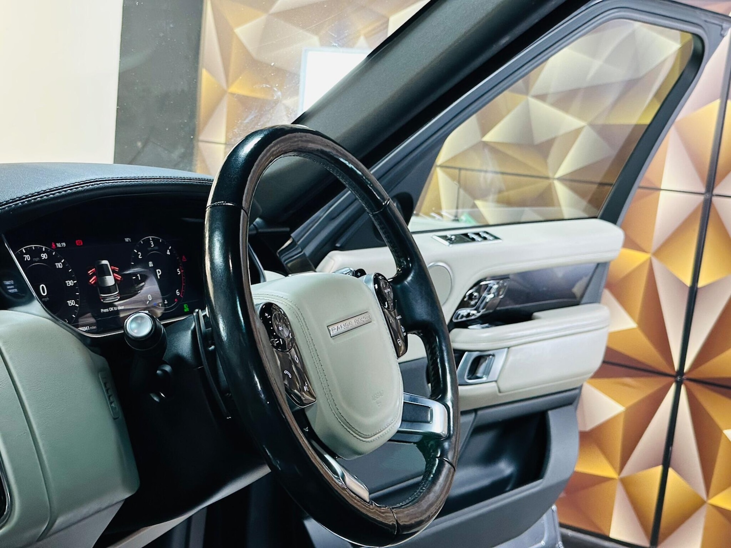 Used Land Rover Range Rover 2019 for sale - 76953585: Photo 81