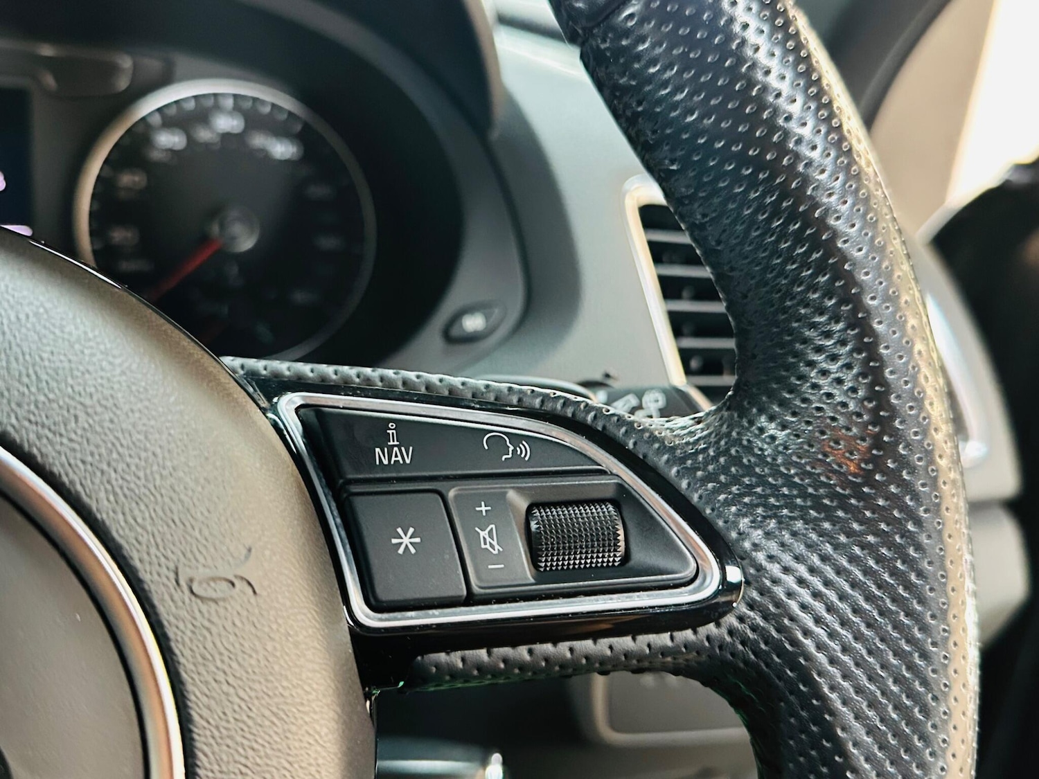 Used Audi Q3 2015 for sale - 76714202: Photo 53