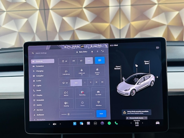 Used Tesla Model 3 2019 for sale - 76188698: Photo 57