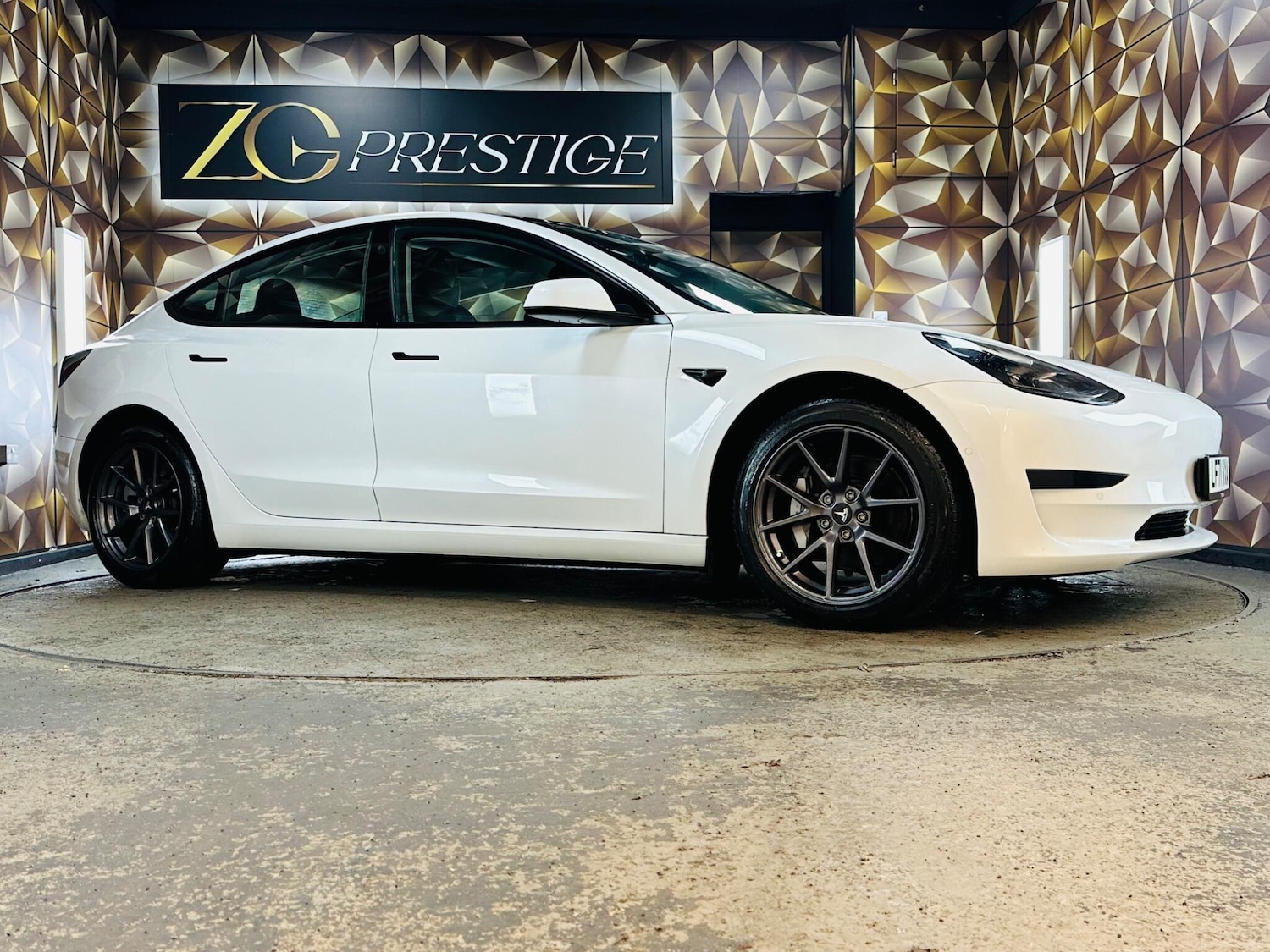 Used Tesla Model 3 2021 for sale - 76952859: Photo 17