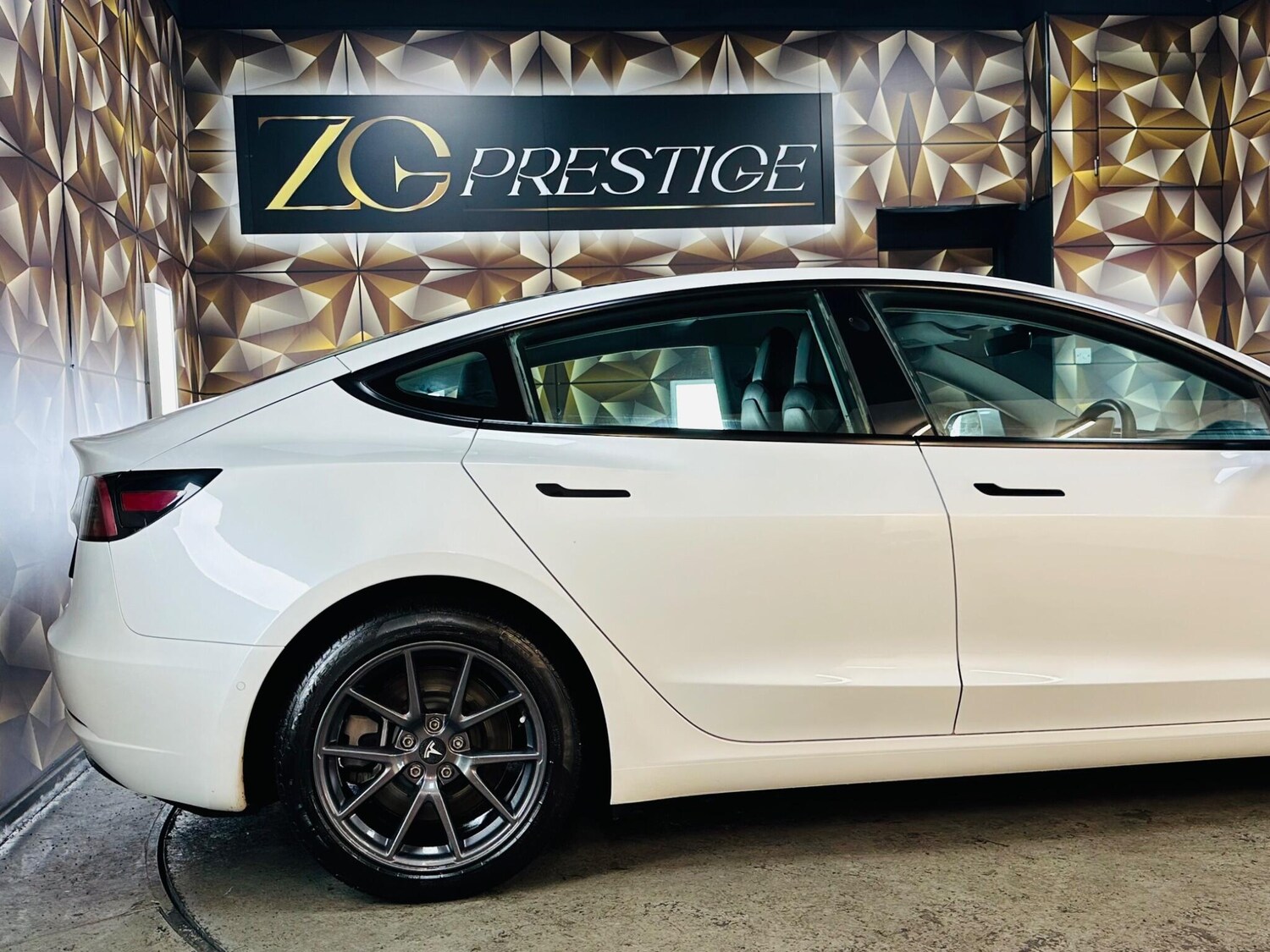 Used Tesla Model 3 2021 for sale - 76952859: Photo 27