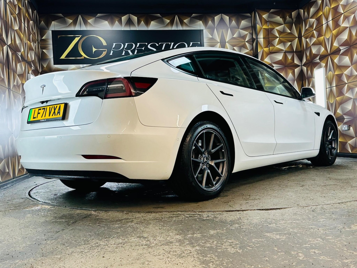 Used Tesla Model 3 2021 for sale - 76952859: Photo 34