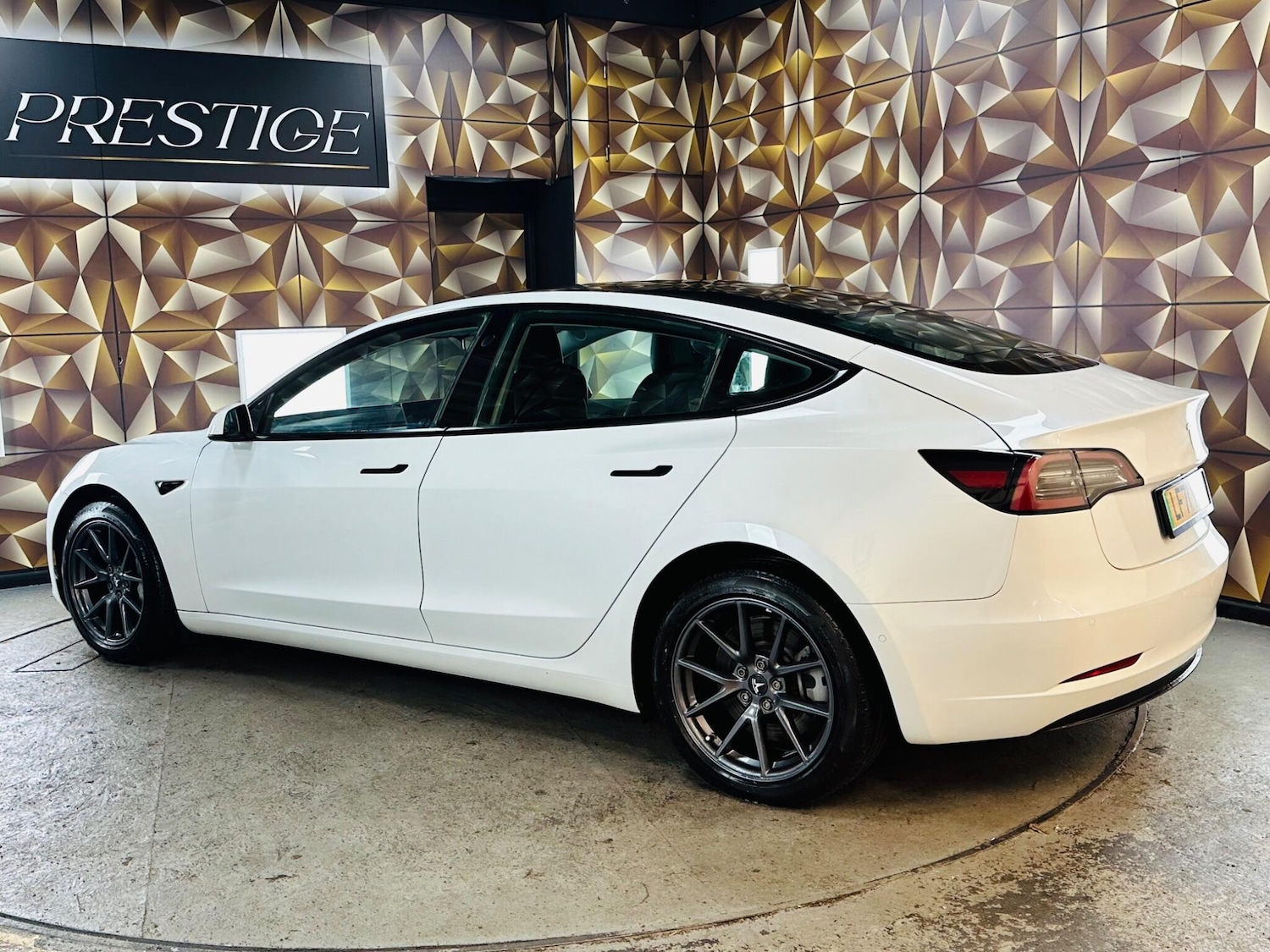 Used Tesla Model 3 2021 for sale - 76952859: Photo 43