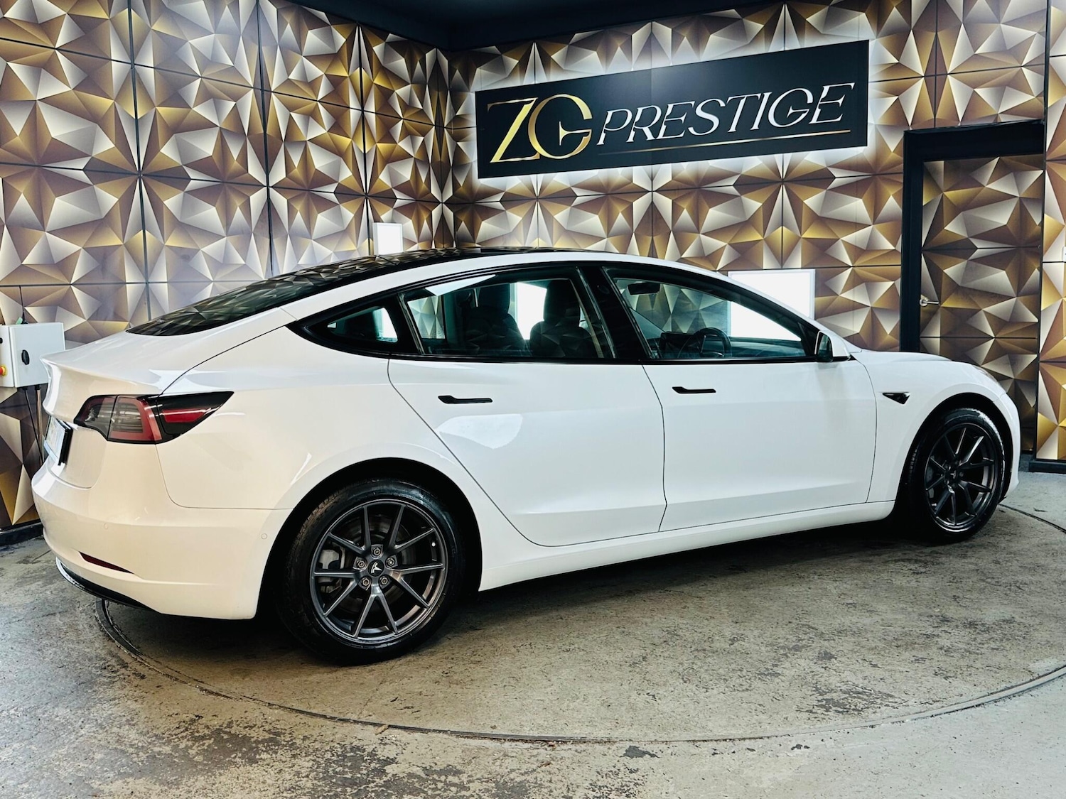 Used Tesla Model 3 2021 for sale - 76952859: Photo 45