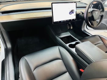 Used Tesla Model 3 2021 for sale - 76952859: Photo