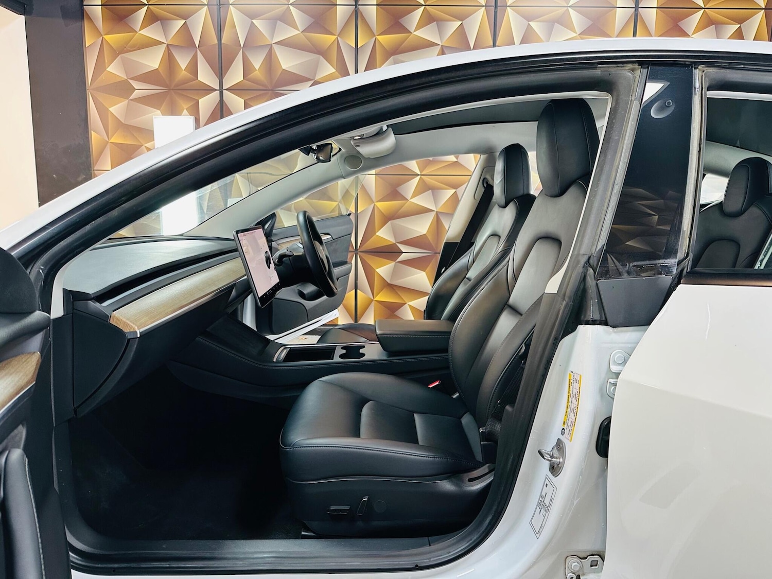 Used Tesla Model 3 2021 for sale - 76952859: Photo 61