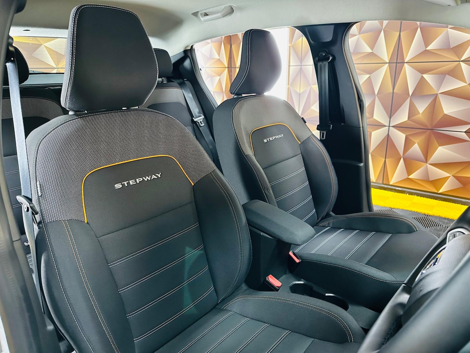 Used Dacia Sandero Stepway 2022 for sale - 77131887: Photo 10