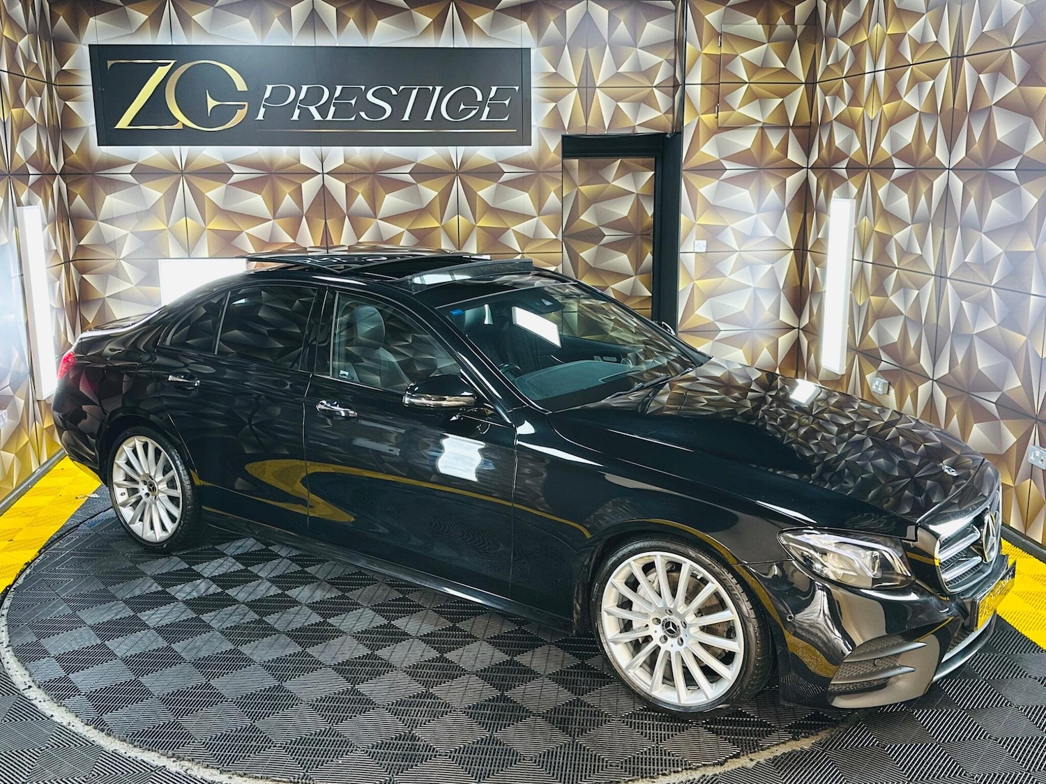 Used Mercedes-Benz E Class 2020 for sale - 77130691: Photo 13