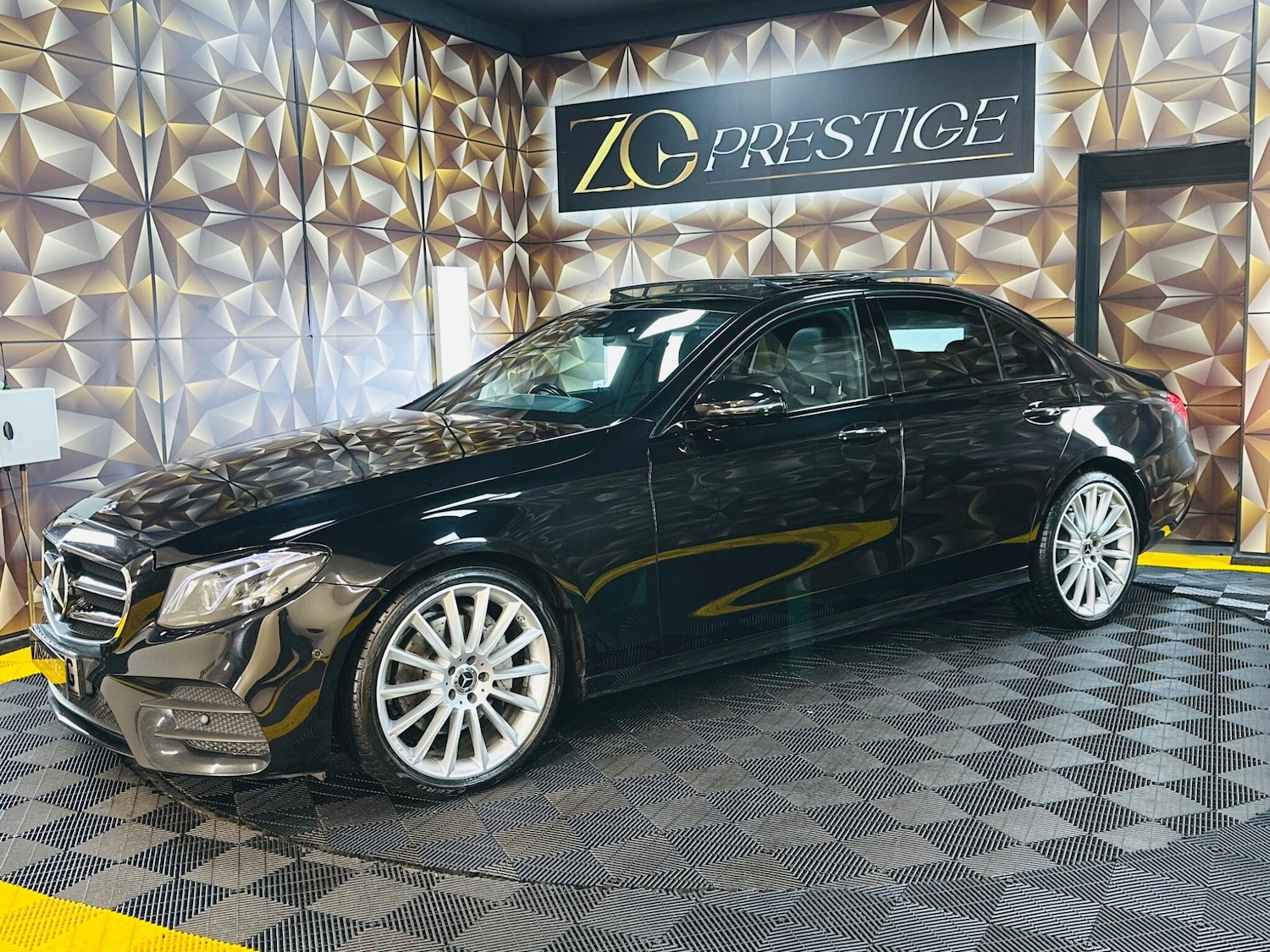 Used Mercedes-Benz E Class 2020 for sale - 77130691: Photo 15