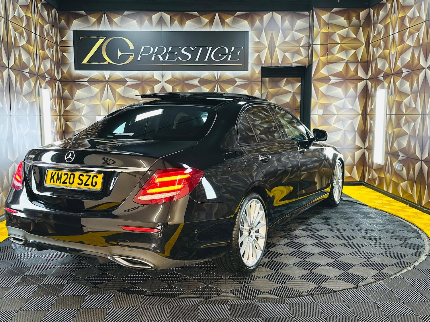 Used Mercedes-Benz E Class 2020 for sale - 77130691: Photo 25