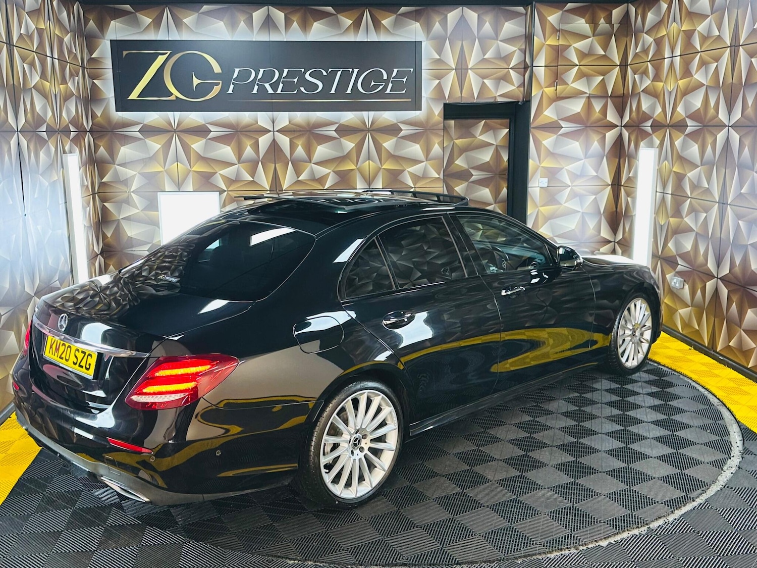 Used Mercedes-Benz E Class 2020 for sale - 77130691: Photo 29