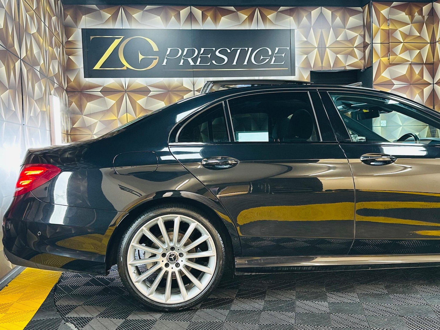 Used Mercedes-Benz E Class 2020 for sale - 77130691: Photo 31