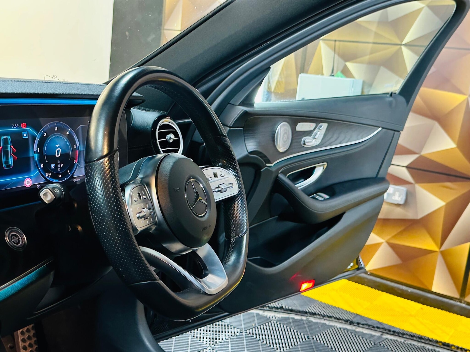 Used Mercedes-Benz E Class 2020 for sale - 77130691: Photo 34