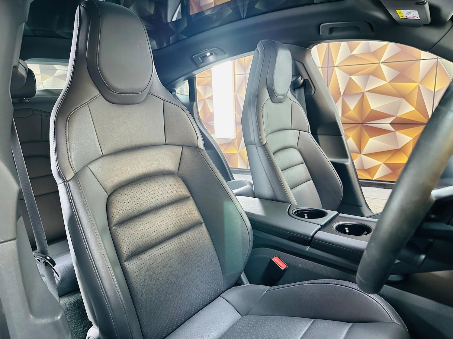 Used Porsche Taycan 2021 for sale - 76537803: Photo 10