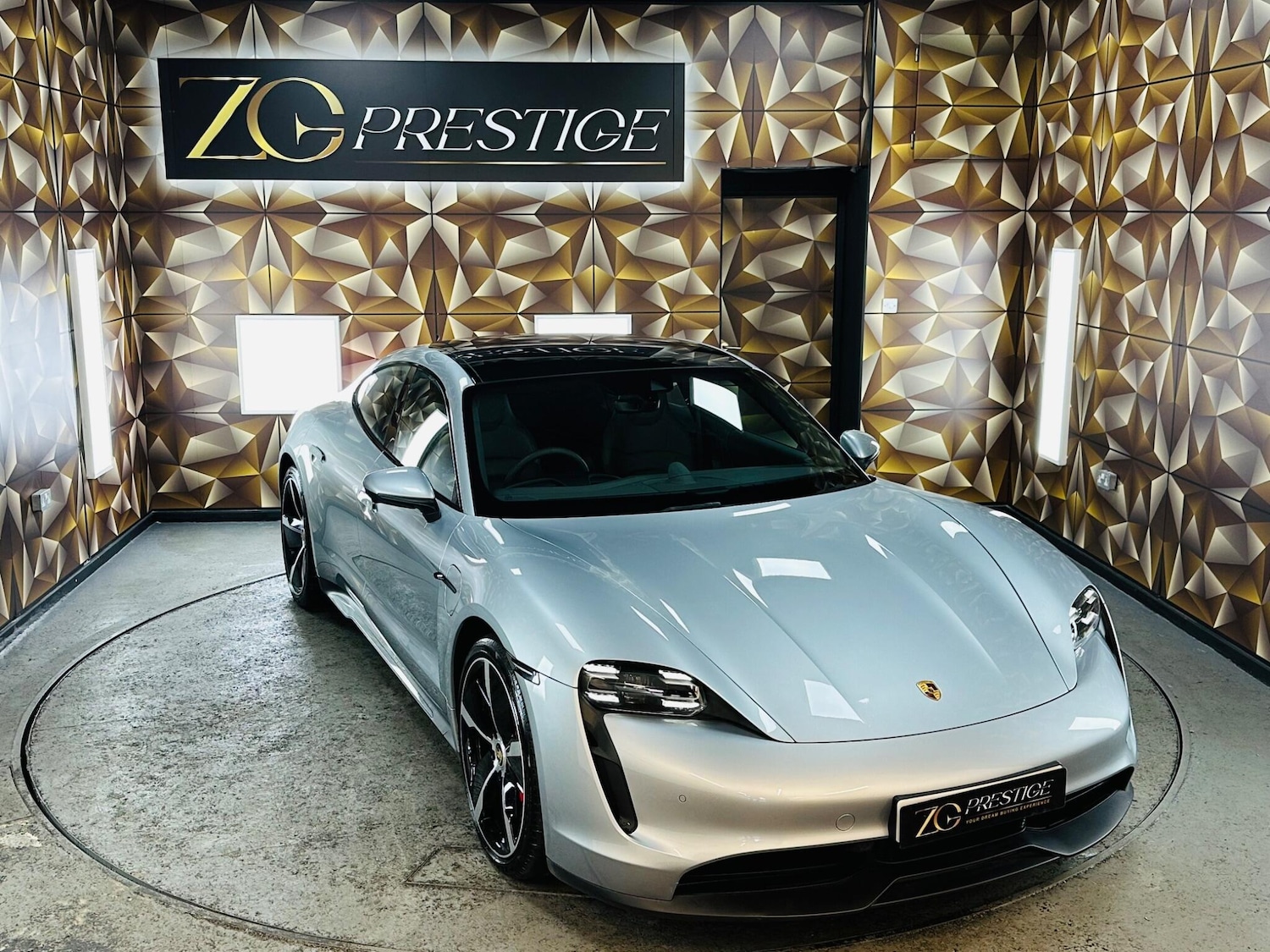 Used Porsche Taycan 2021 for sale - 76537803: Photo 21