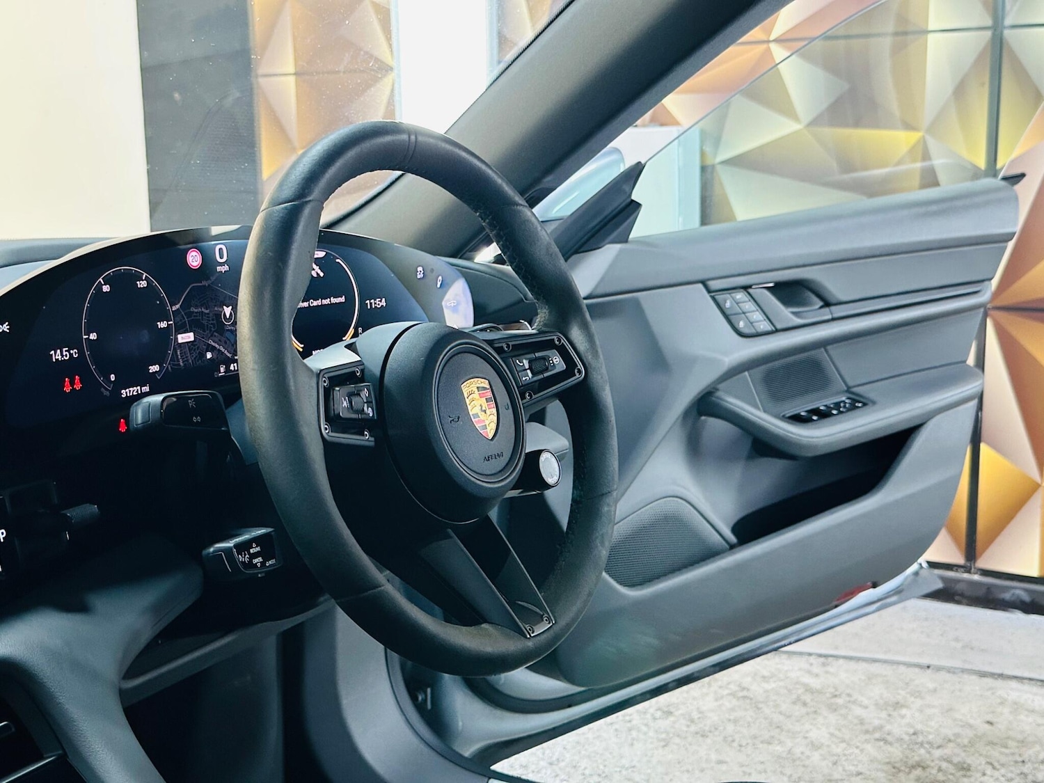 Used Porsche Taycan 2021 for sale - 76537803: Photo 26