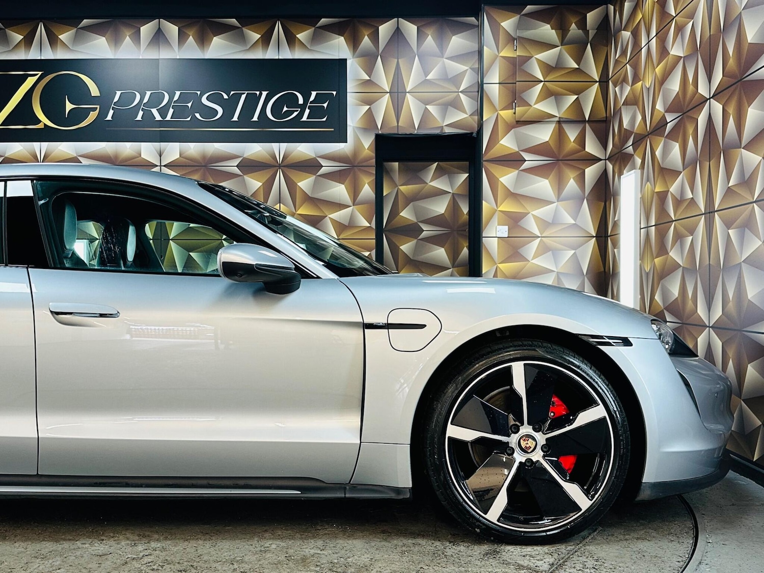 Used Porsche Taycan 2021 for sale - 76537803: Photo 27