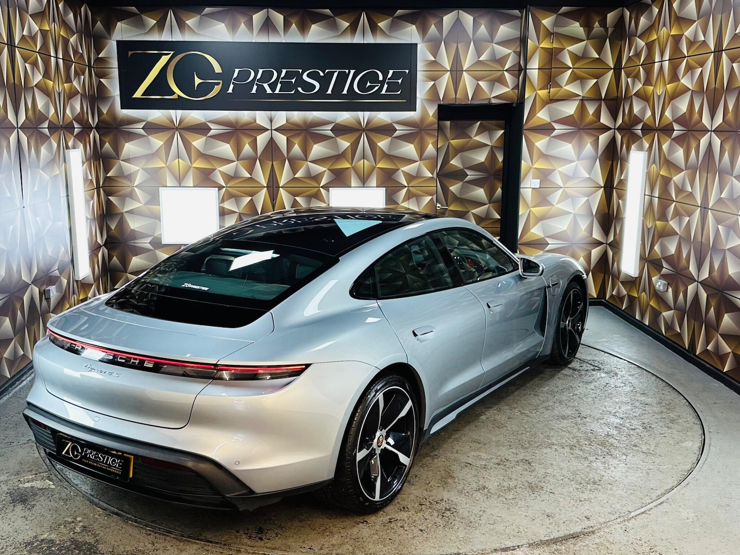 Used Porsche Taycan 2021 for sale - 76537803: Photo 40