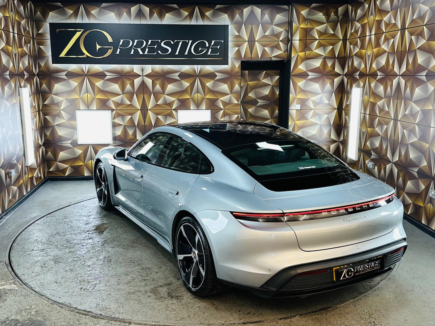 Used Porsche Taycan 2021 for sale - 76537803: Photo 42