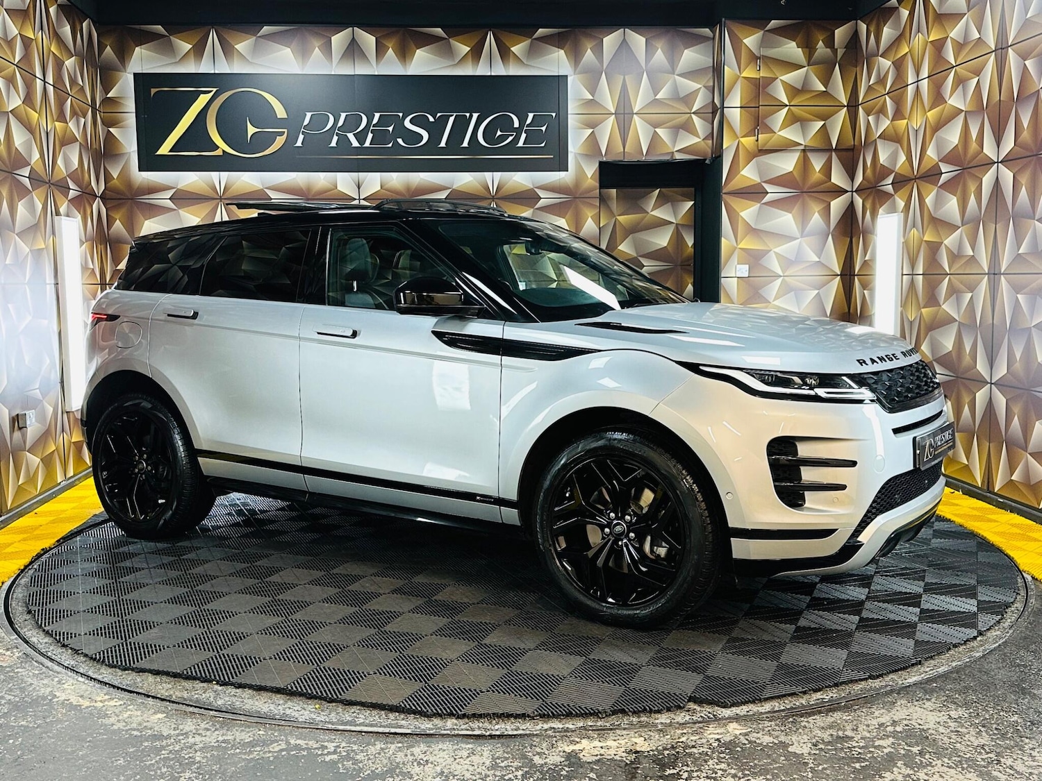 Used Land Rover Range Rover Evoque 2019 for sale - 78071817: Photo 1
