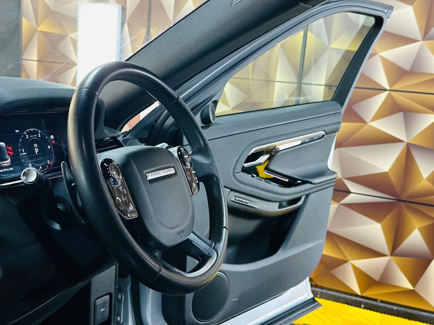 Used Land Rover Range Rover Evoque 2019 for sale - 78071817: Photo 38