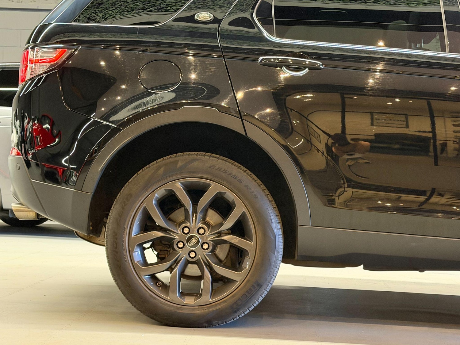 Used Land Rover Discovery Sport 2018 for sale - 78127735: Photo 25