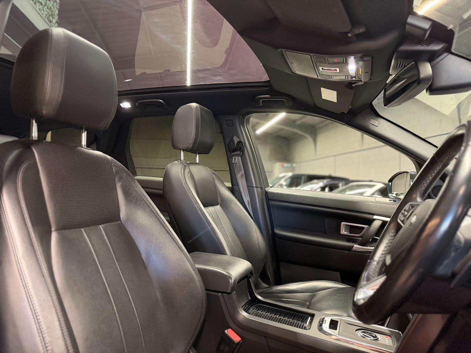 Used Land Rover Discovery Sport 2018 for sale - 78127735: Photo 4