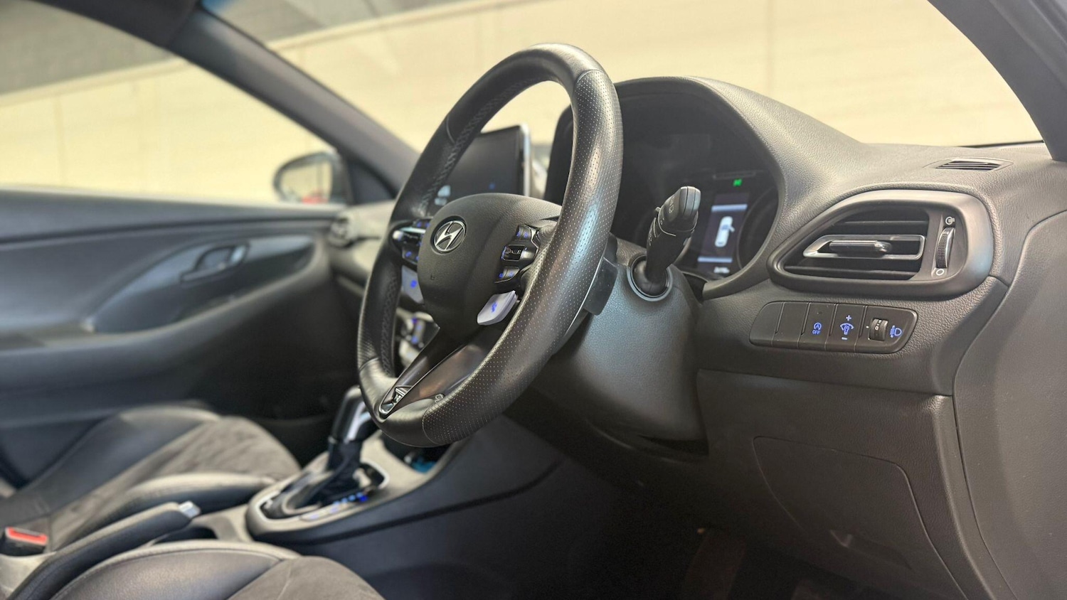 Used BMW 8 Series 2019 for sale - 76898873: Photo 11