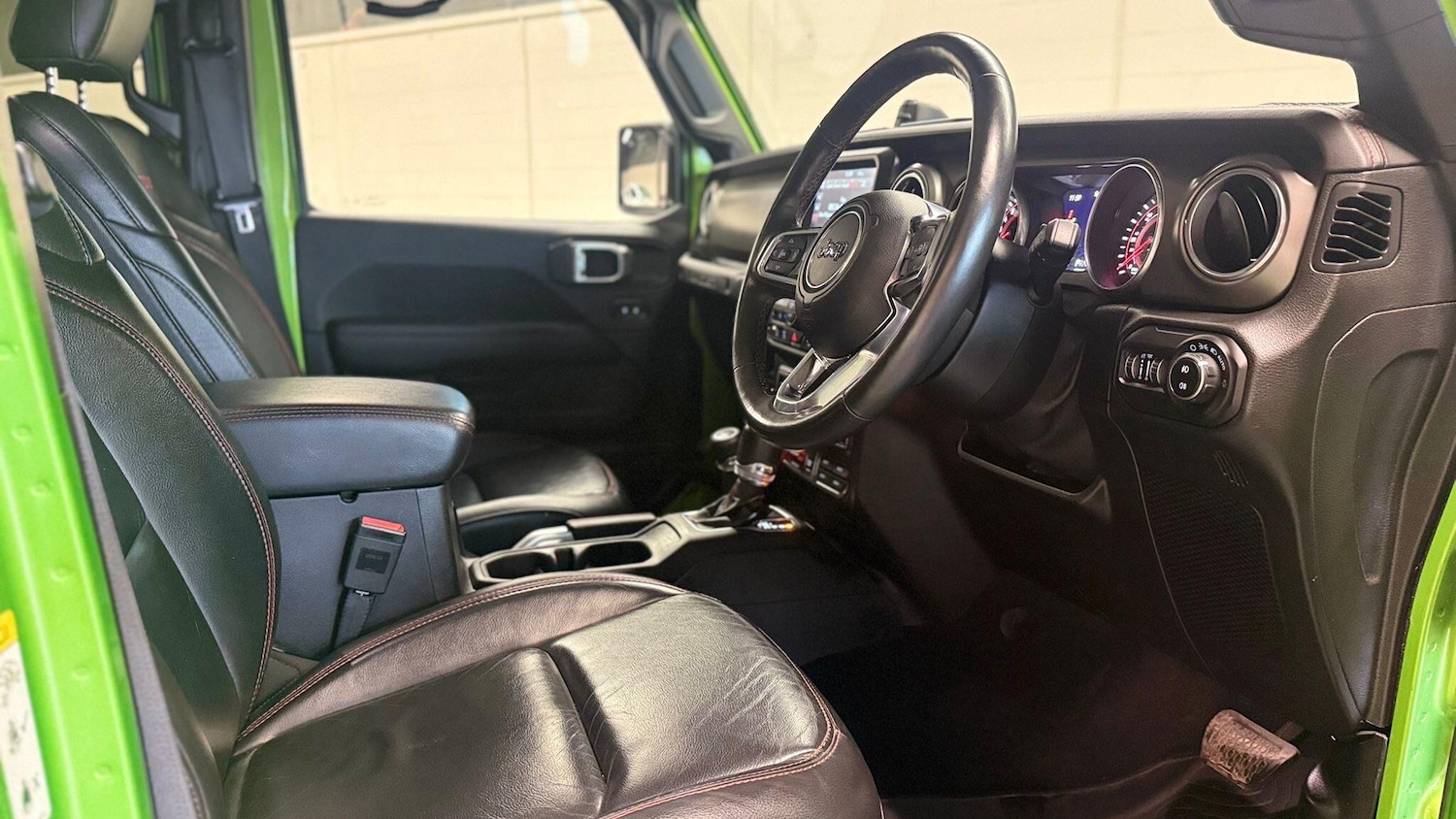 Used Jeep Wrangler 2018 for sale - 76866504: Photo 3