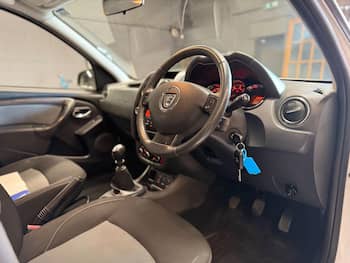 Used Dacia Duster 2017 for sale - 79577368: Photo