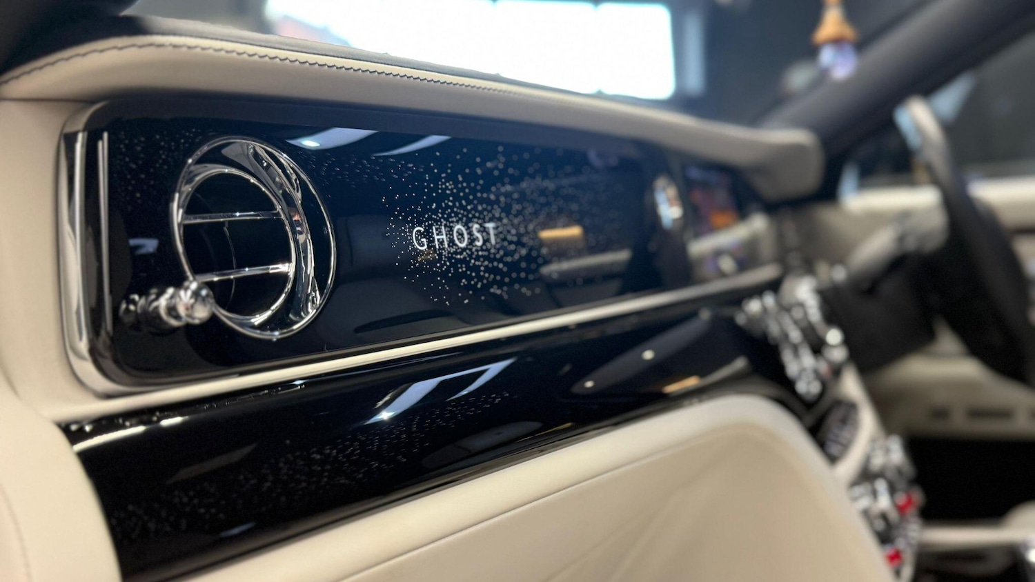 Used Rolls-Royce Ghost 2024 for sale - 76865948: Photo 12