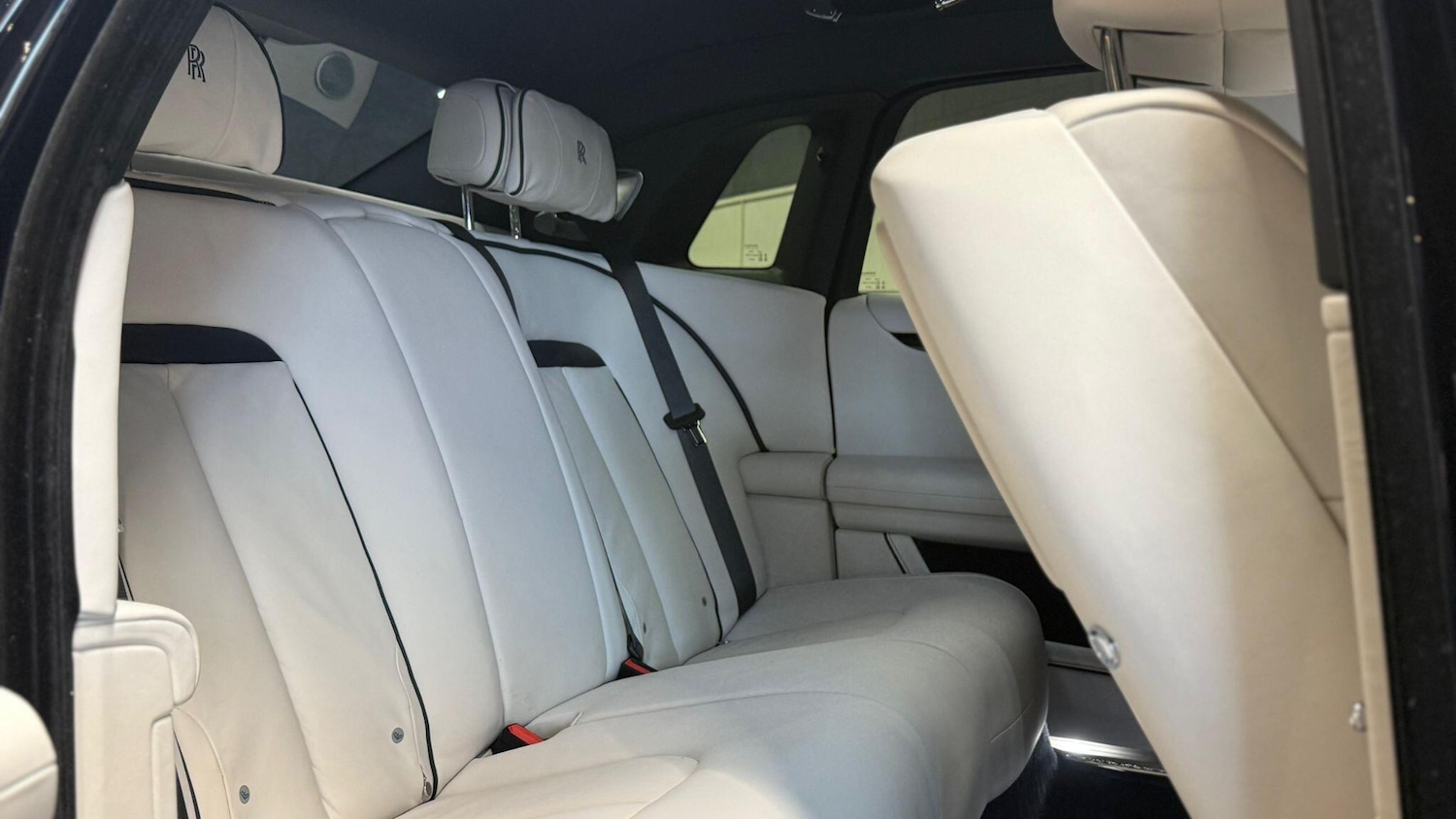 Used Rolls-Royce Ghost 2024 for sale - 76865948: Photo 27