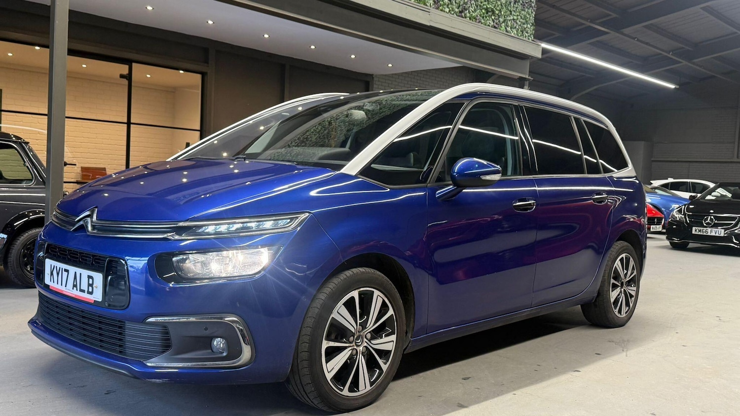 Used Citroen Grand C4 Picasso 2017 for sale - 77598395: Photo 2