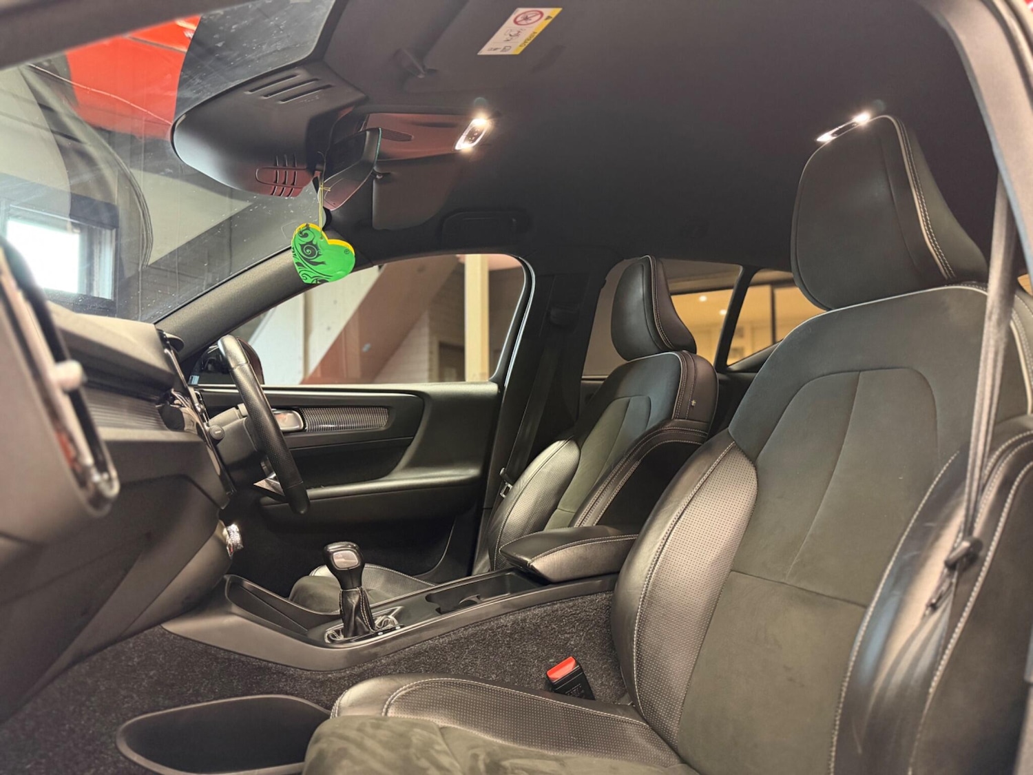 Used Volvo XC40 for sale - 78128126: Photo 16