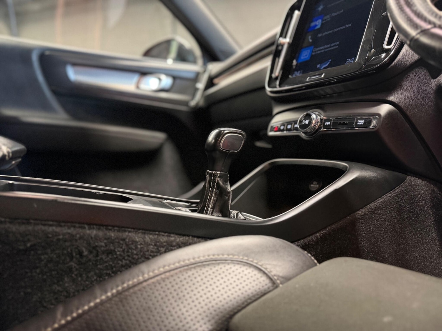 Used Volvo XC40 for sale - 78128126: Photo 9