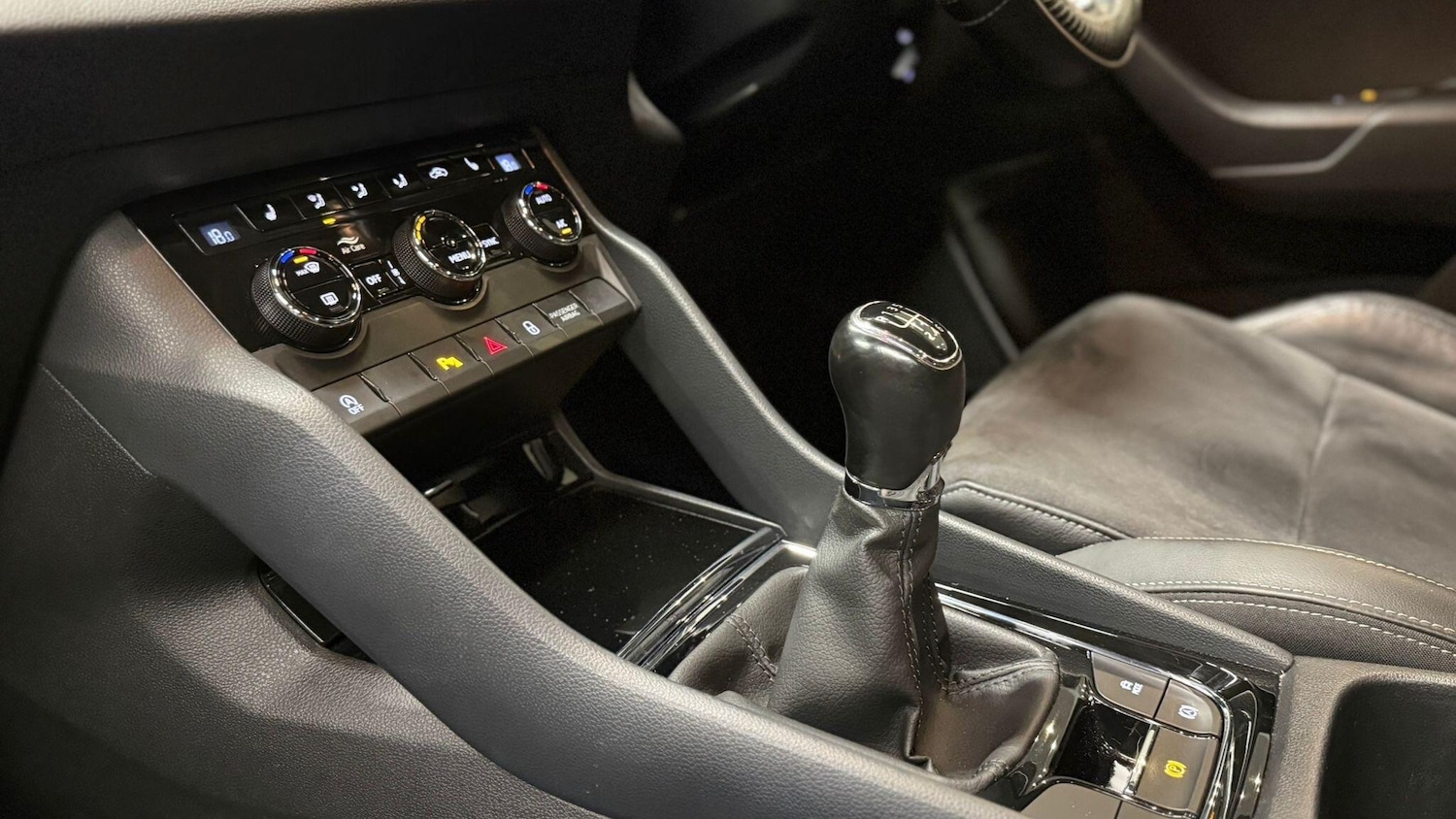 Used Skoda Karoq for sale - 77130679: Photo 10