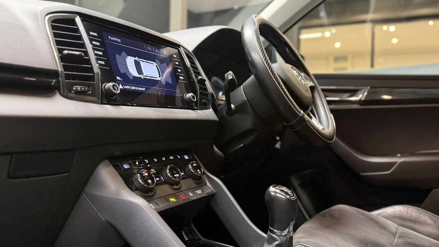 Used Skoda Karoq for sale - 77130679: Photo 17