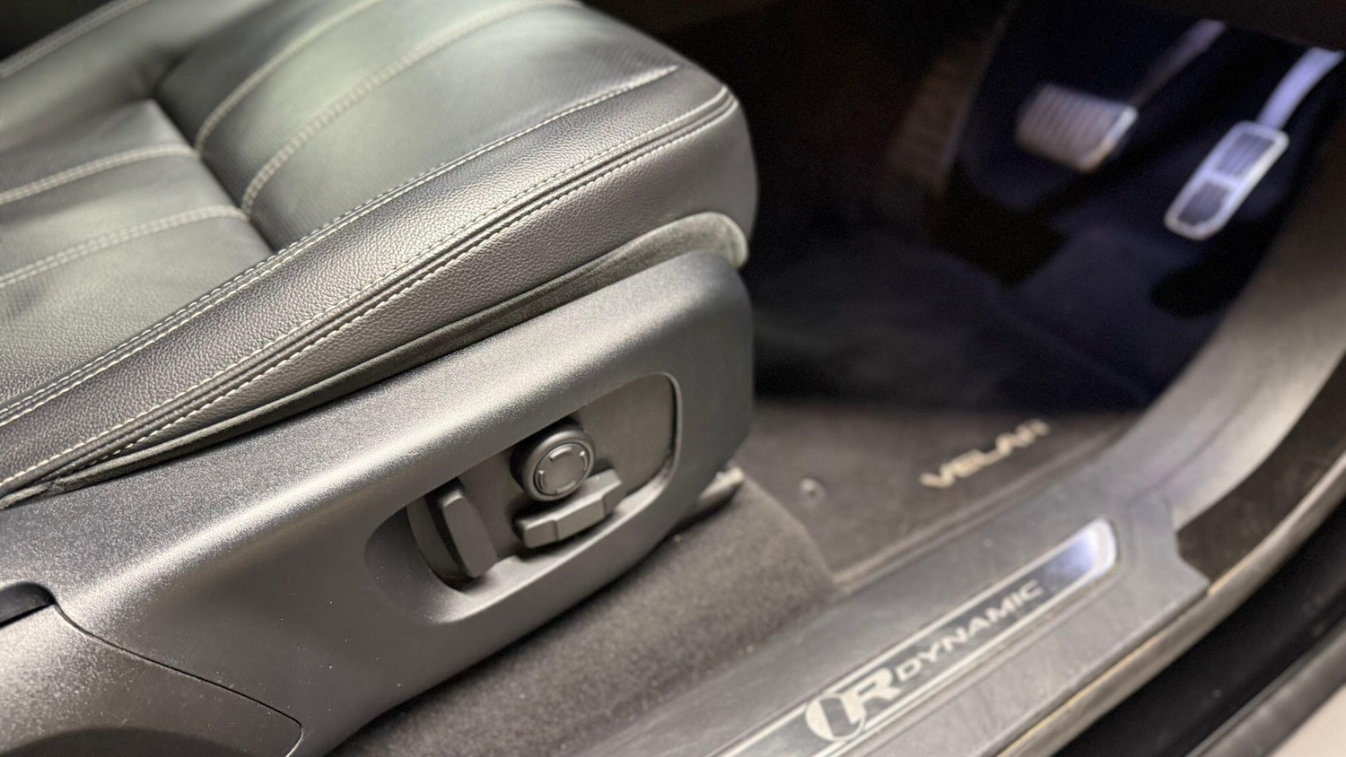 Used Land Rover Range Rover Velar 2020 for sale - 77073841: Photo 31